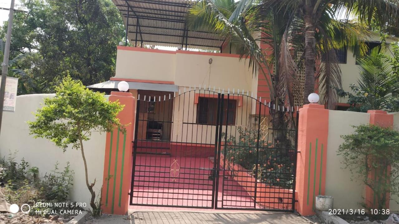 Hemharsh Holiday Home With Pool Karjat Kültér fotó