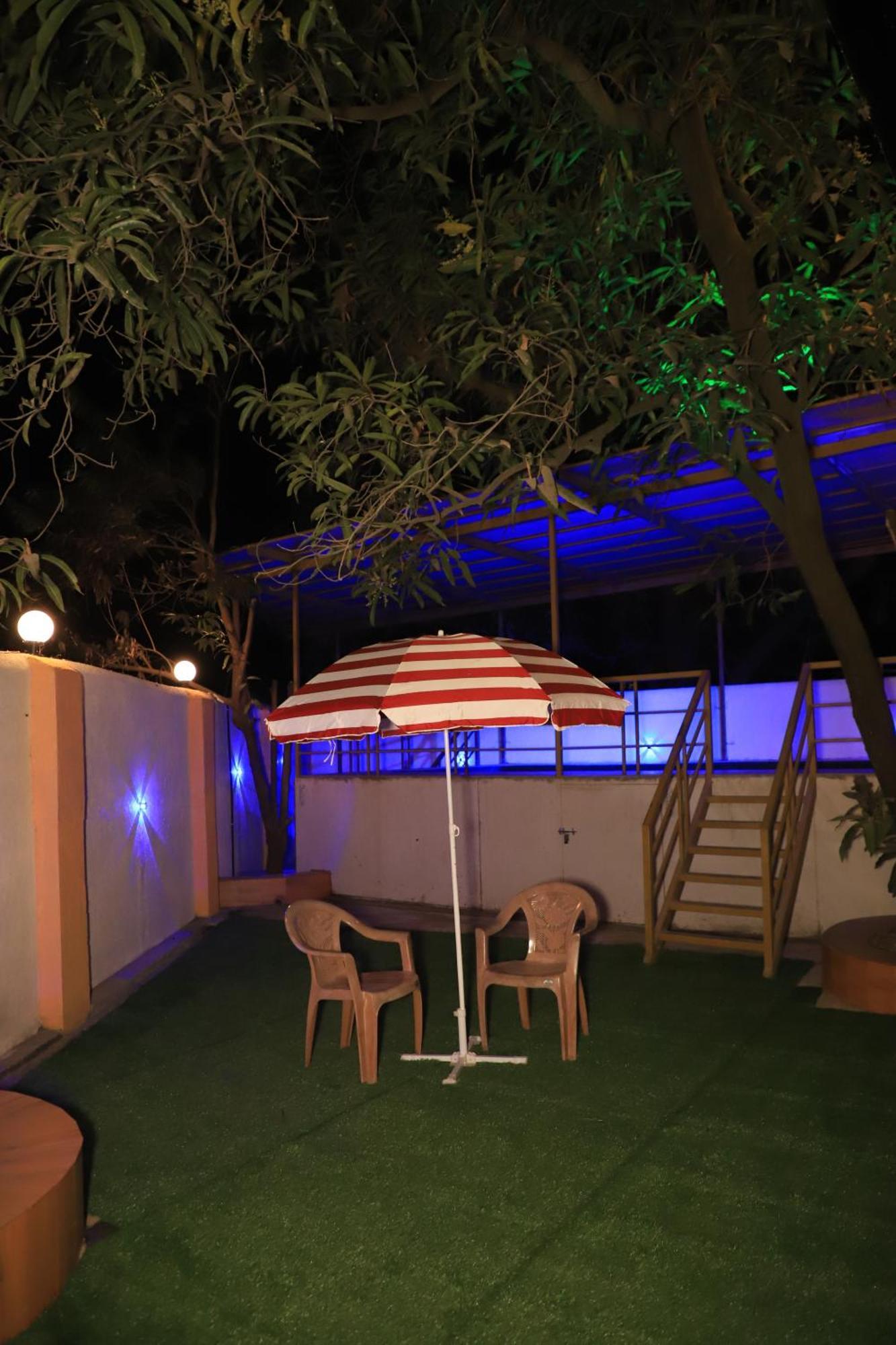 Hemharsh Holiday Home With Pool Karjat Kültér fotó